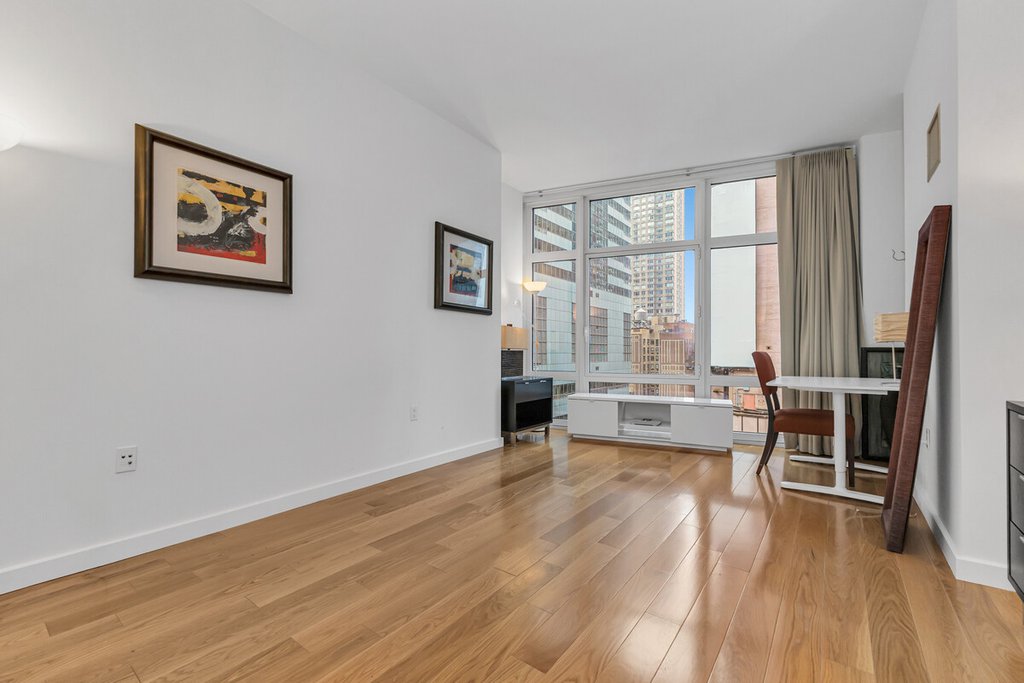 1600 Broadway, Unit 9C photo 8