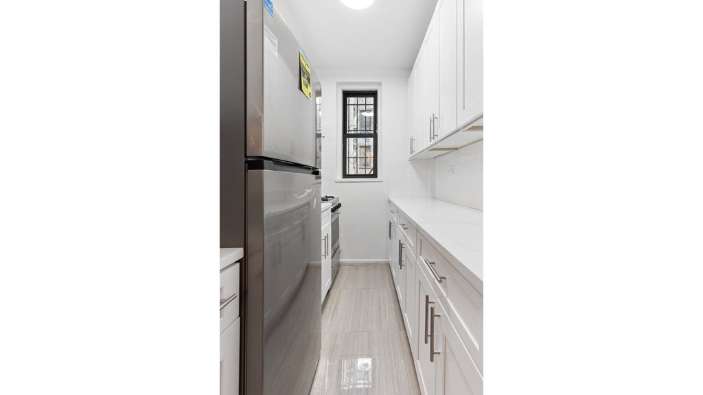 125 West 96th Street, Unit 2E photo 4