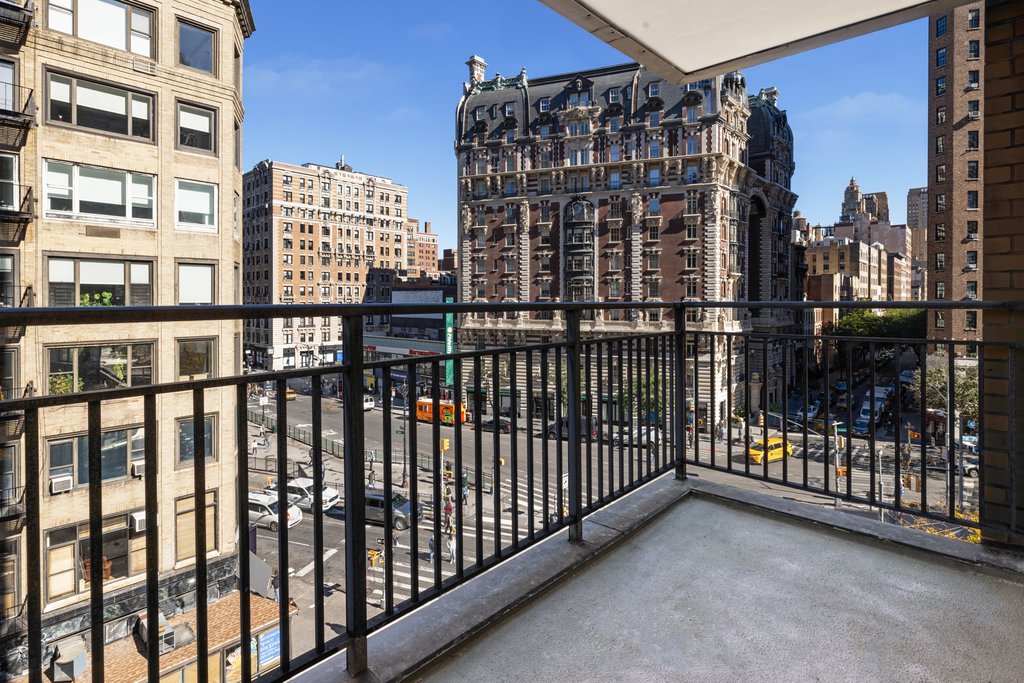 201 West 70th Street, Unit 6D