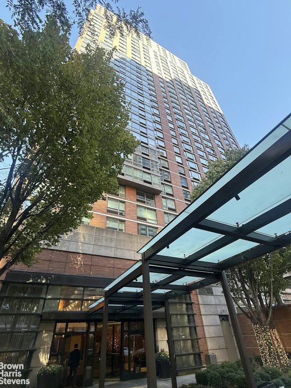 215 East 96th Street, Unit 30A photo 12