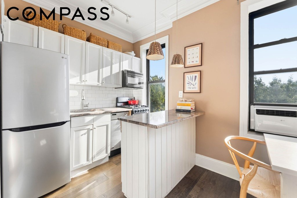 333 4th Street, Unit 6J photo 6