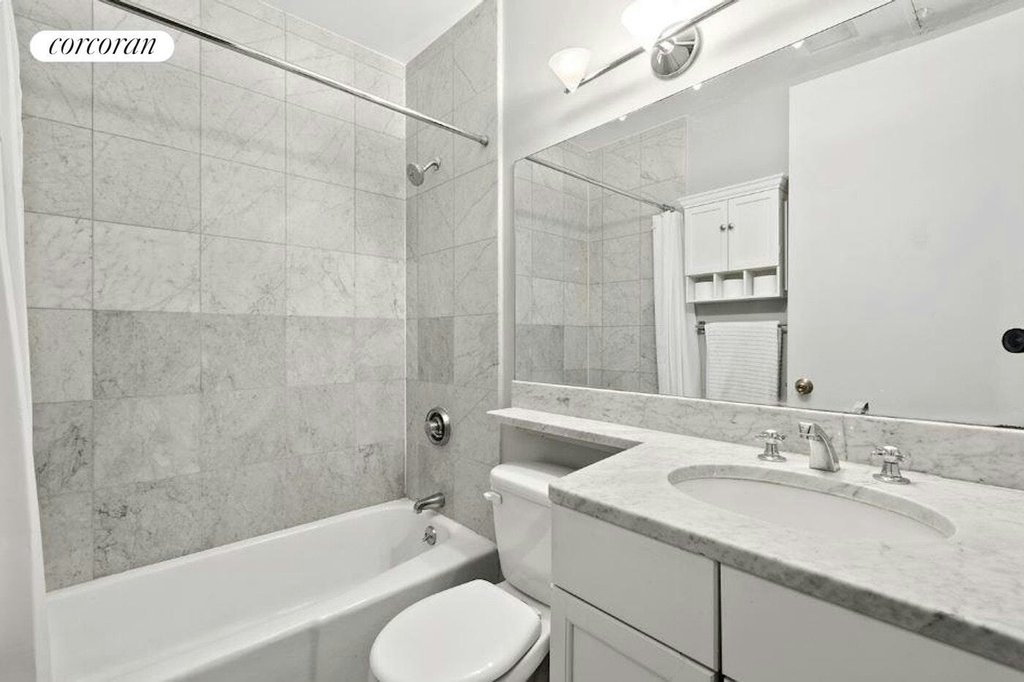 350 West 50th Street, Unit 6K photo 4
