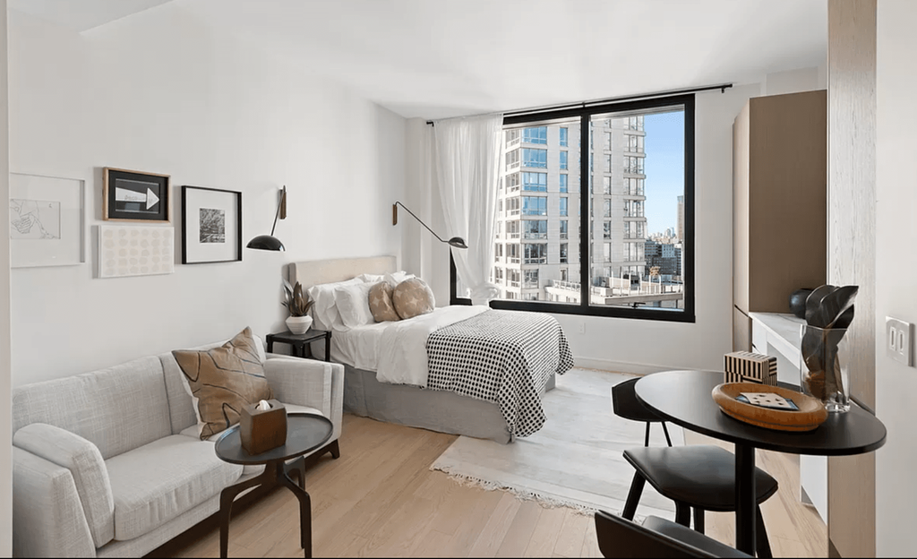 45-30 Pearson Street, Unit 19E
