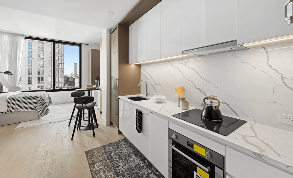 45-30 Pearson Street, Unit 19E photo 2