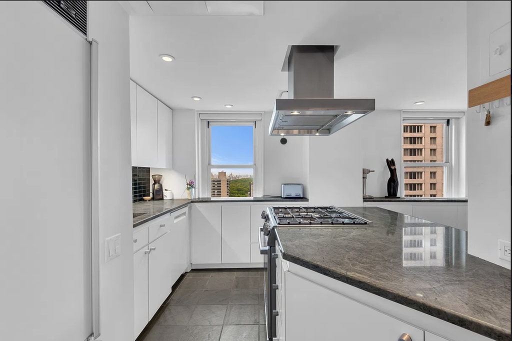 159 West 53rd Street, Unit 36H photo 3