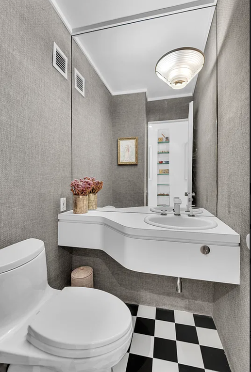 159 West 53rd Street, Unit 36H photo 7