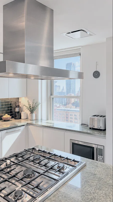 159 West 53rd Street, Unit 36H photo 8