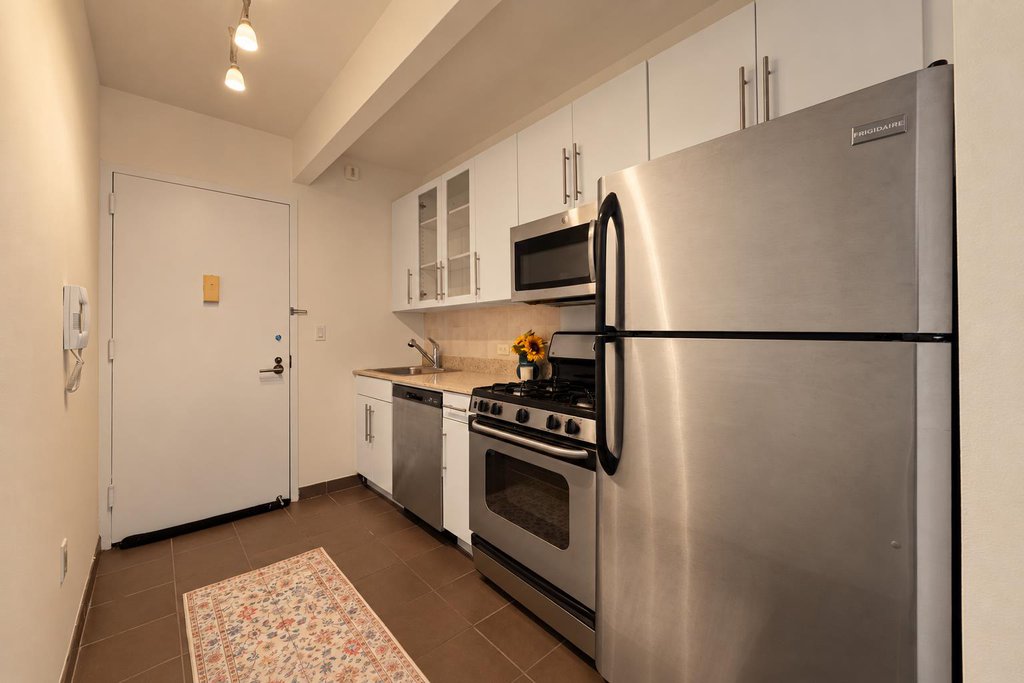 1 Wall Street Court, Unit 1003 photo 5