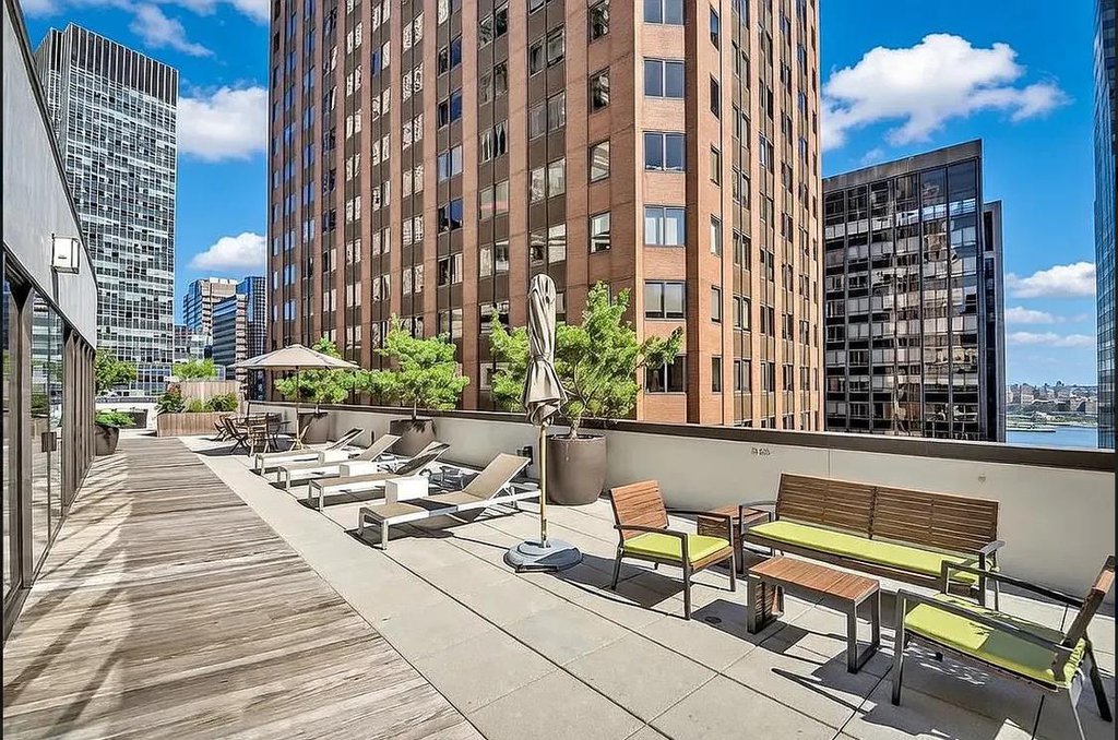 1 Wall Street Court, Unit 1003 photo 10