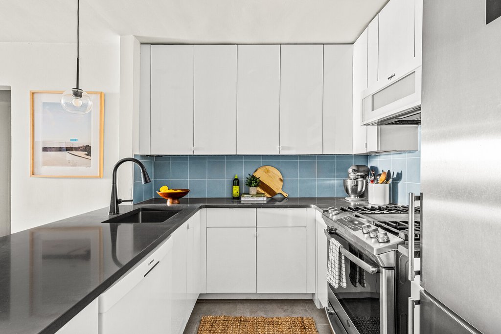 651 Vanderbilt Street, Unit 2/B photo 2