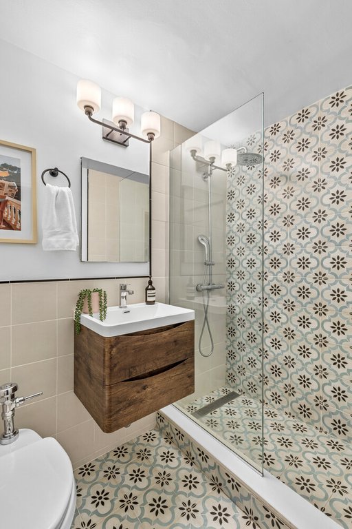 651 Vanderbilt Street, Unit 2/B photo 4