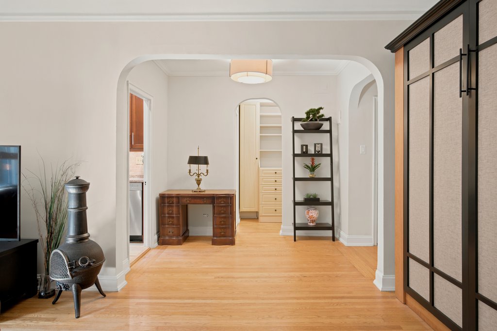 357 West 55th Street, Unit 2C photo 3