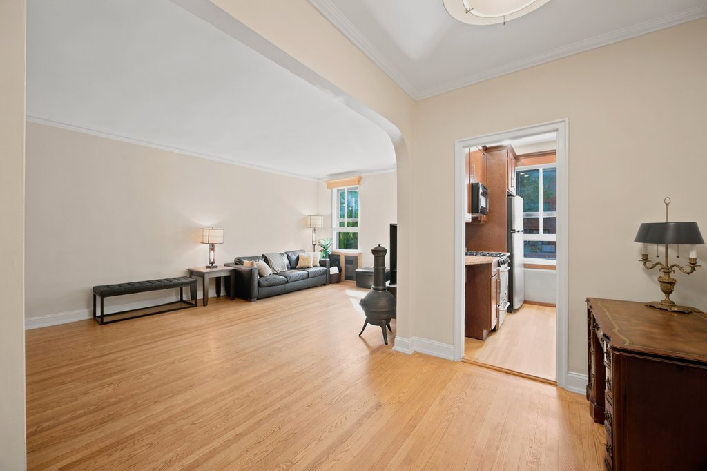 357 West 55th Street, Unit 2C photo 4