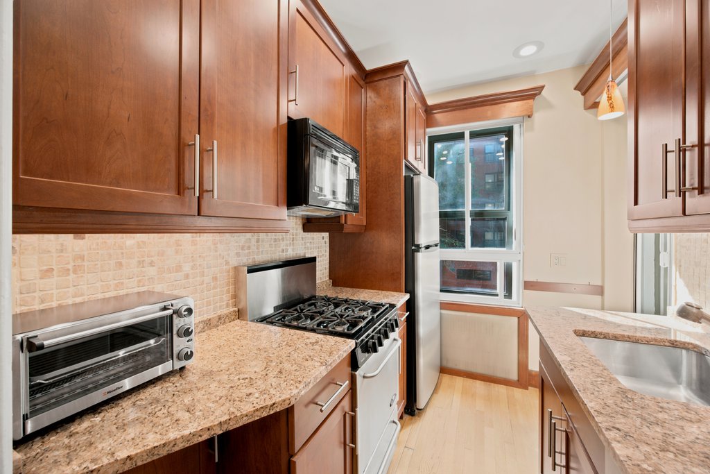 357 West 55th Street, Unit 2C photo 8