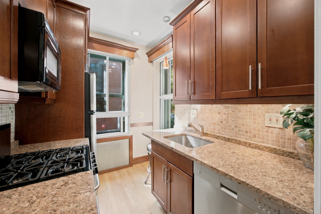 357 West 55th Street, Unit 2C photo 9