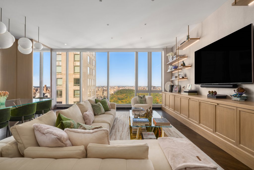 217 West 57th Street, Unit 46B photo 2