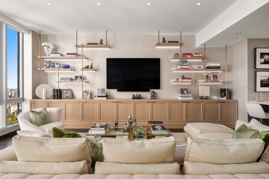 217 West 57th Street, Unit 46B photo 3