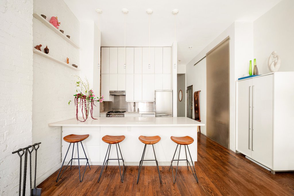 103 East 10th Street, Unit 3B photo 2