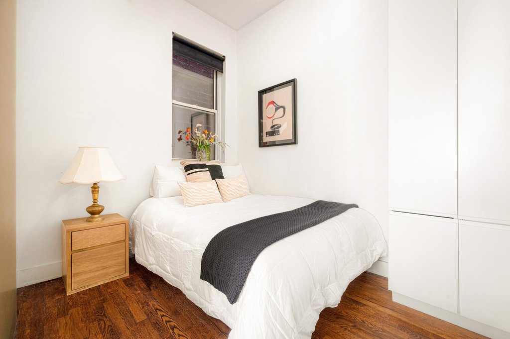 103 East 10th Street, Unit 3B photo 4