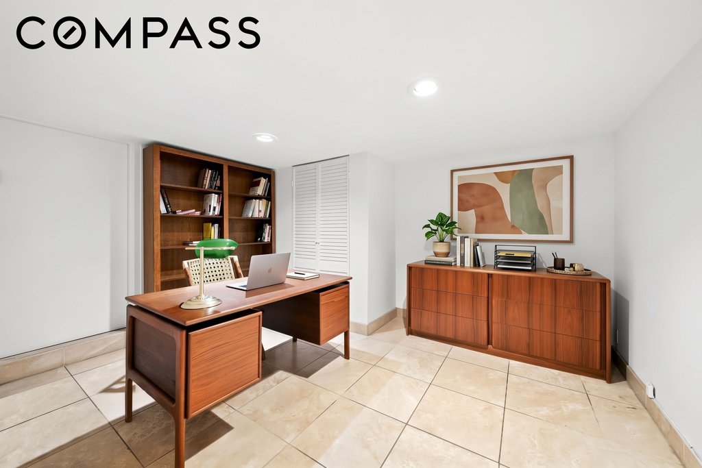 326 East 30th Street, Unit 1 photo 8