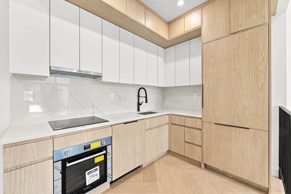 299 Stockholm Street, Unit 1R photo 3