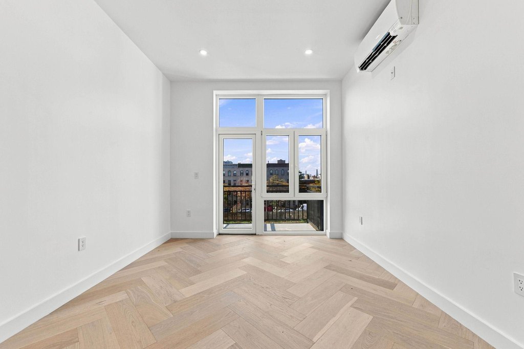 299 Stockholm Street, Unit 4B photo 2