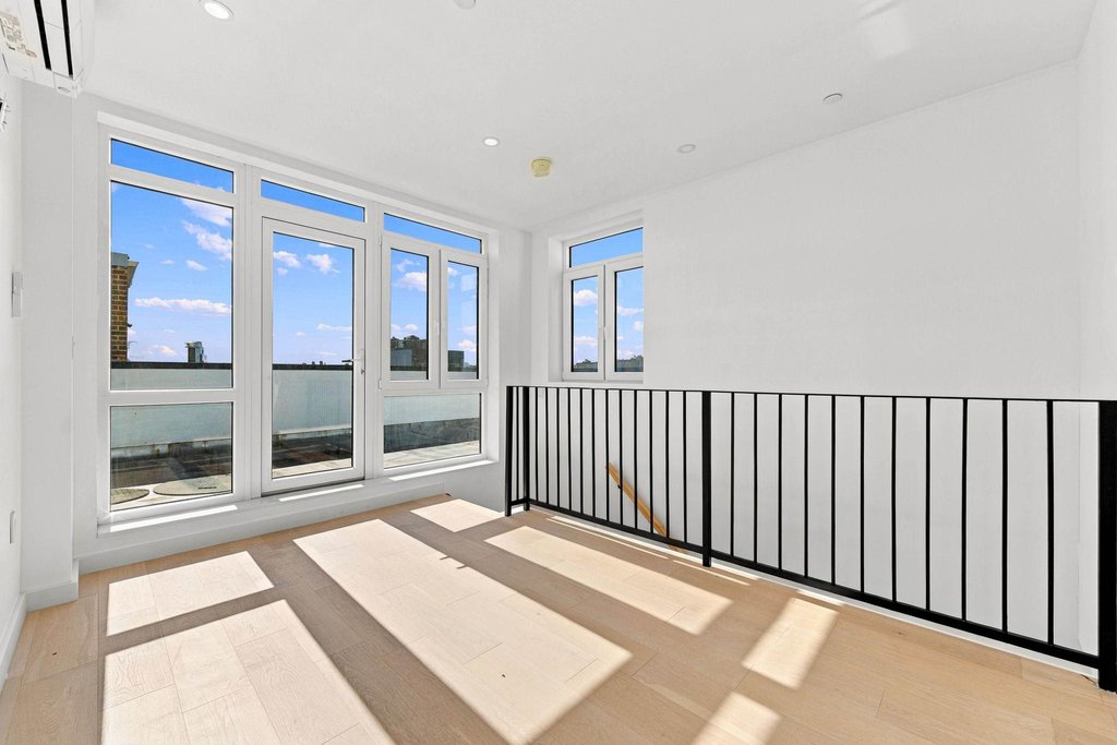 299 Stockholm Street, Unit 4B photo 4