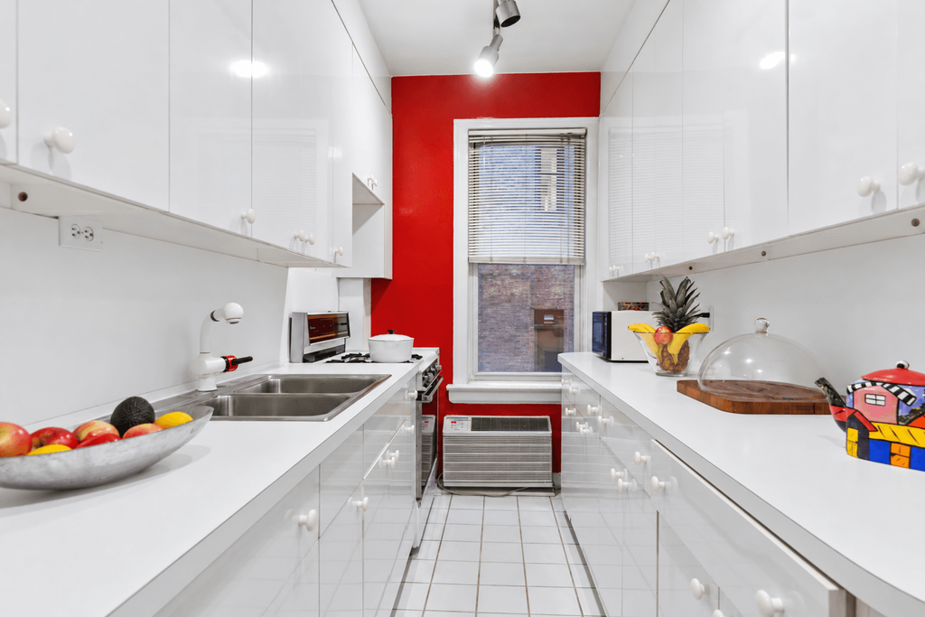 51 East 90th Street, Unit 2A photo 4