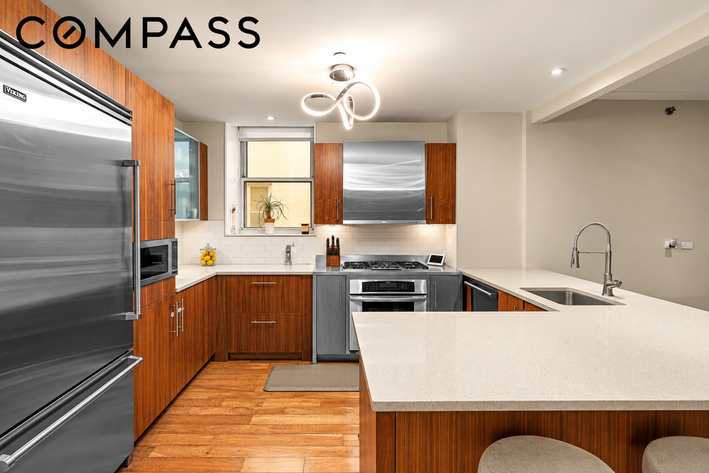 426 West 58th Street, Unit 2A photo 3