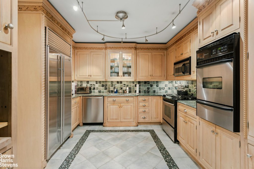 40 East 80th Street, Unit 3A photo 4