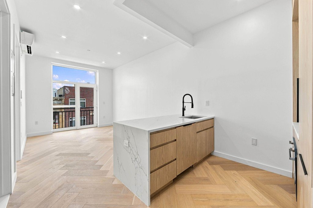 301 Stockholm Street, Unit 2B photo 2