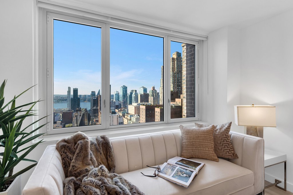 322 West 57th Street, Unit 38F photo 2