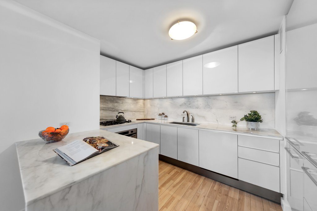 322 West 57th Street, Unit 38F photo 4