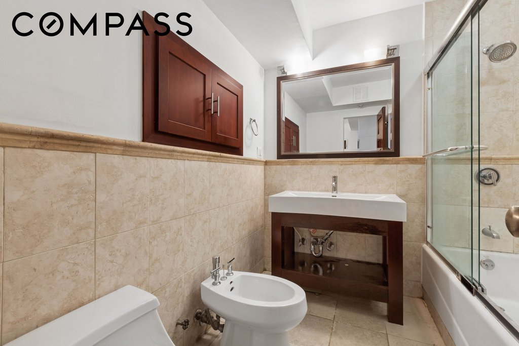 240 East 46th Street, Unit 6G photo 6