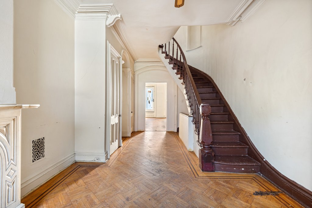 120 Cambridge Place – For Sale