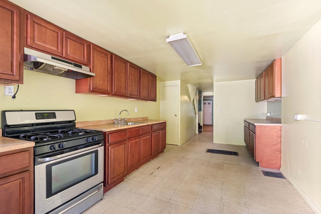 120 Cambridge Place – For Sale photo 6