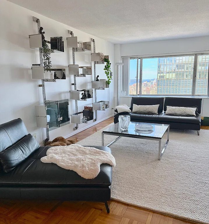 20 West 64th Street, Unit 42L photo 4