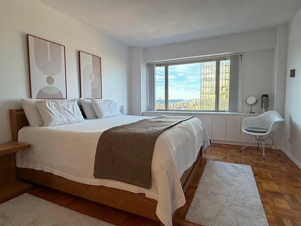 20 West 64th Street, Unit 42L photo 10