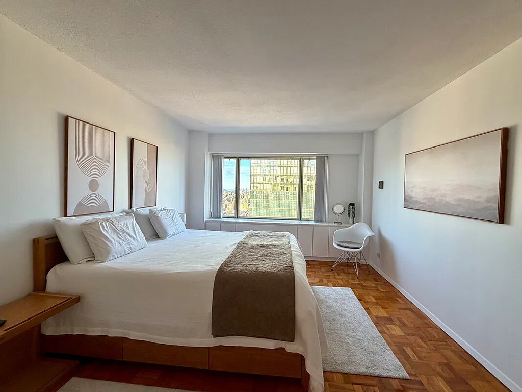 20 West 64th Street, Unit 42L photo 11