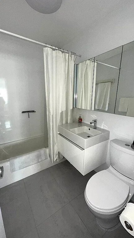 20 West 64th Street, Unit 42L photo 15
