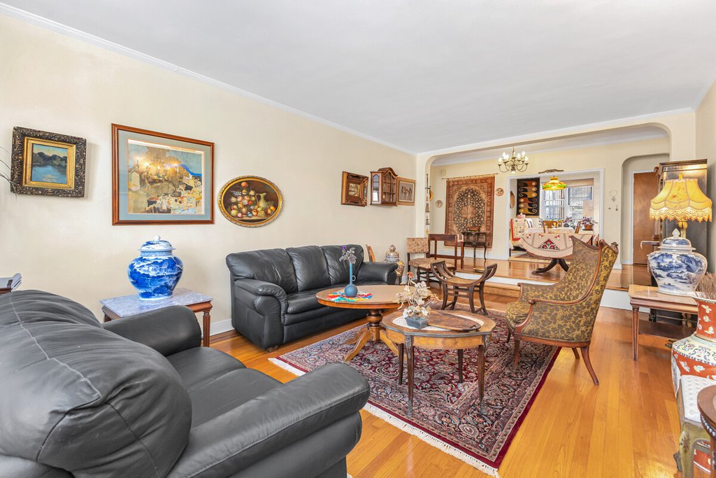 69-11 Yellowstone Boulevard, Unit A41 photo 2