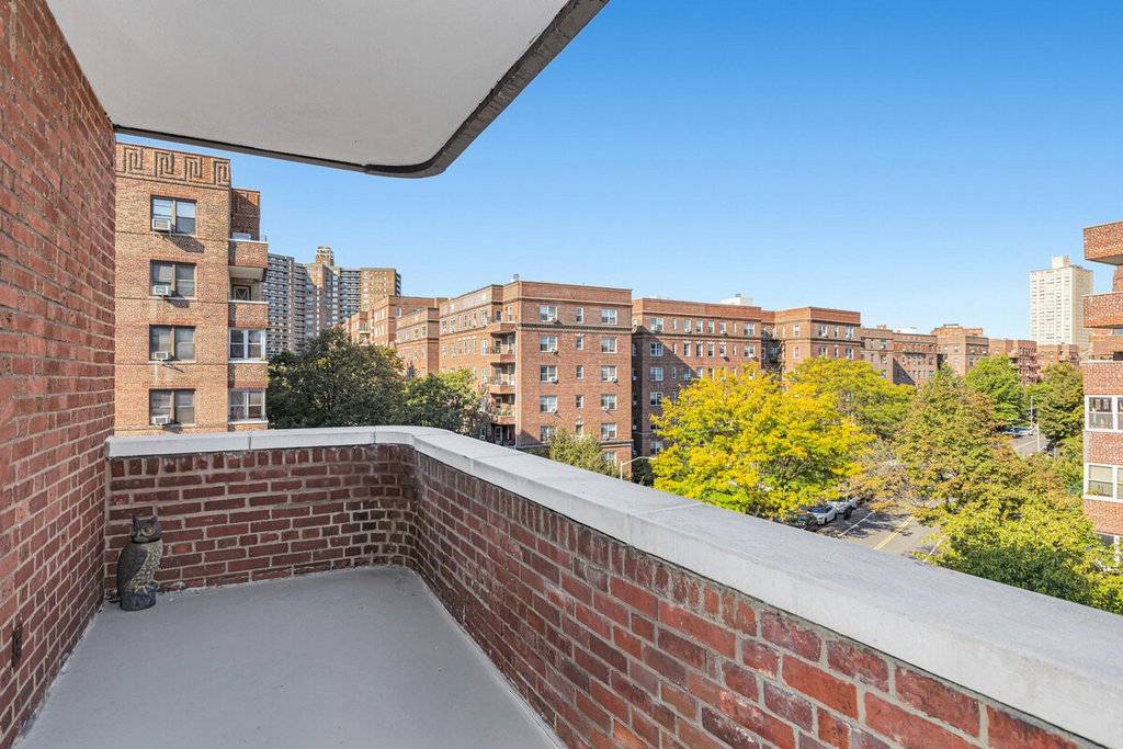 69-11 Yellowstone Boulevard, Unit A41 photo 11