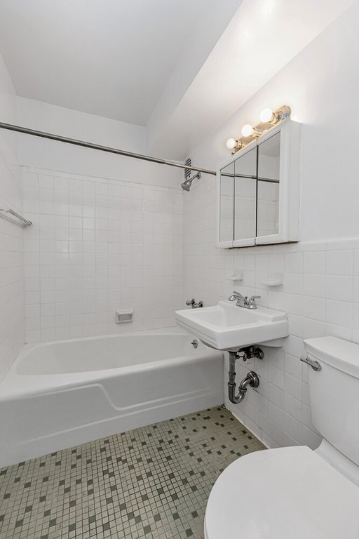 220 East 54th Street, Unit 7L photo 8