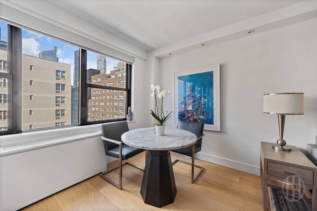 200 East 27th Street, Unit 10E photo 4