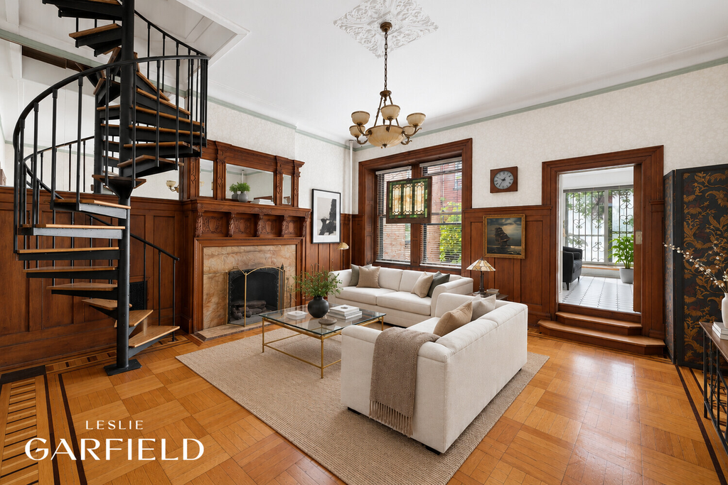328 West 89th Street – For Sale photo 2