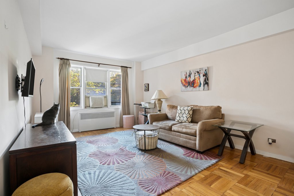 34 Plaza Street East, Unit 310