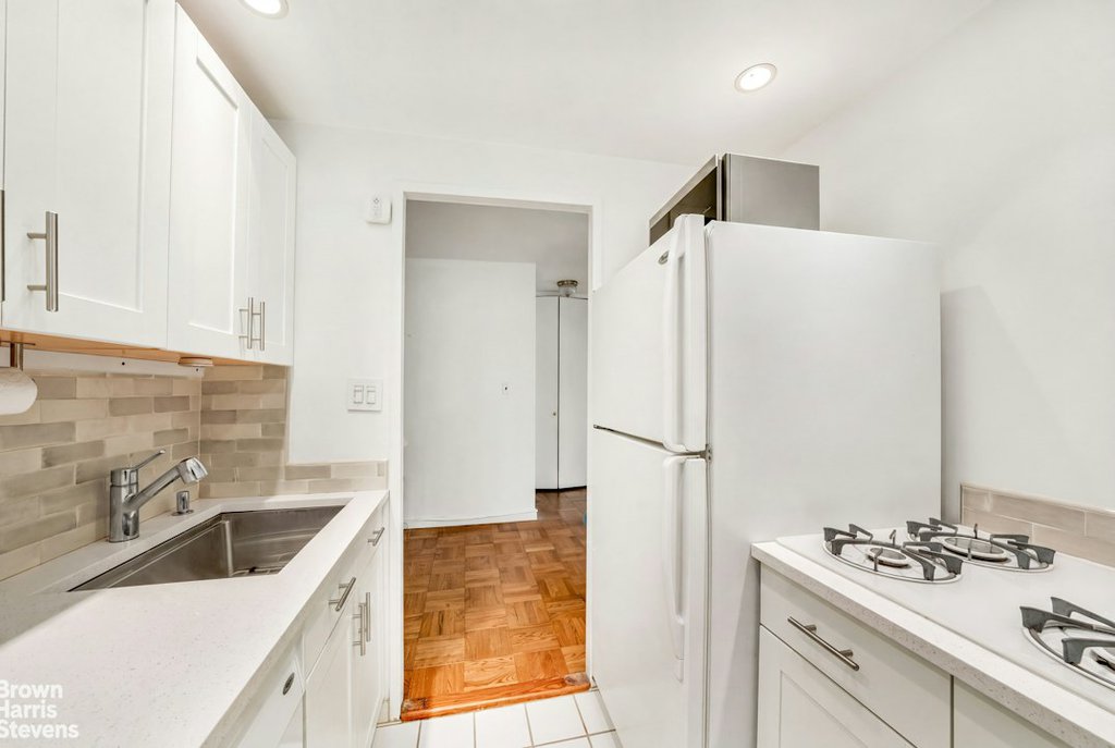 201 East 66th Street, Unit 2D photo 2
