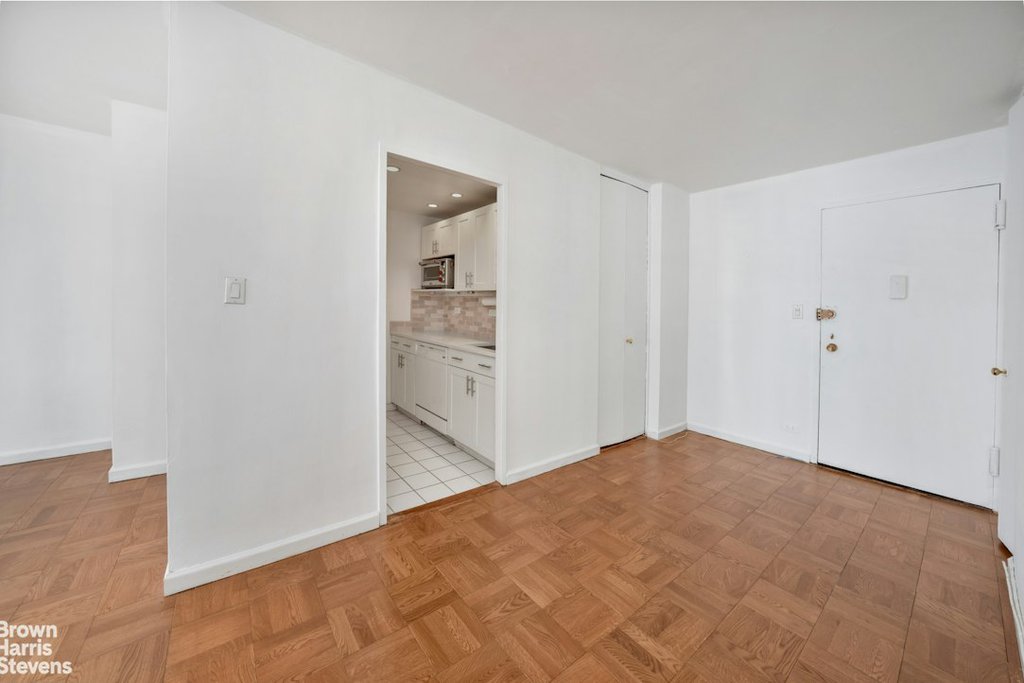 201 East 66th Street, Unit 2D photo 5