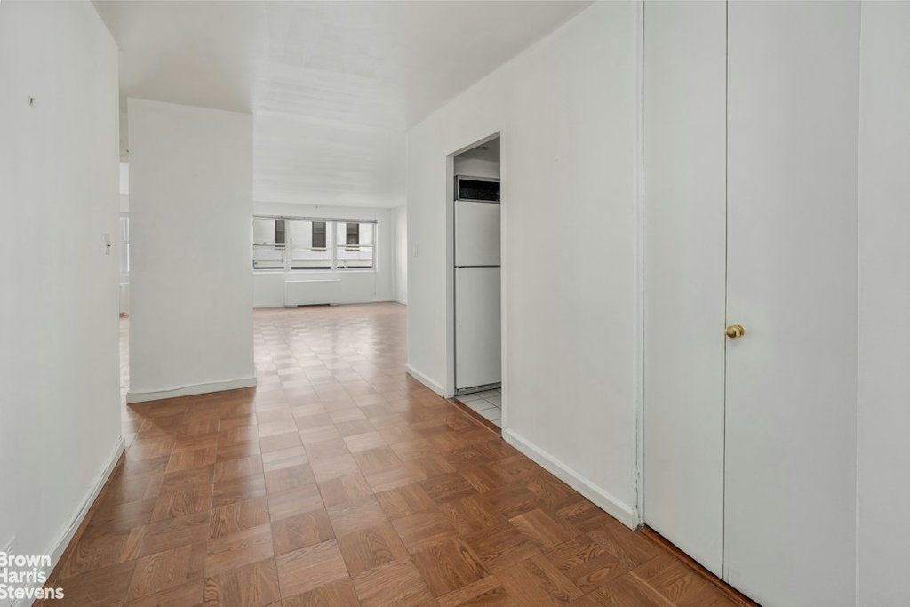 201 East 66th Street, Unit 2D photo 6