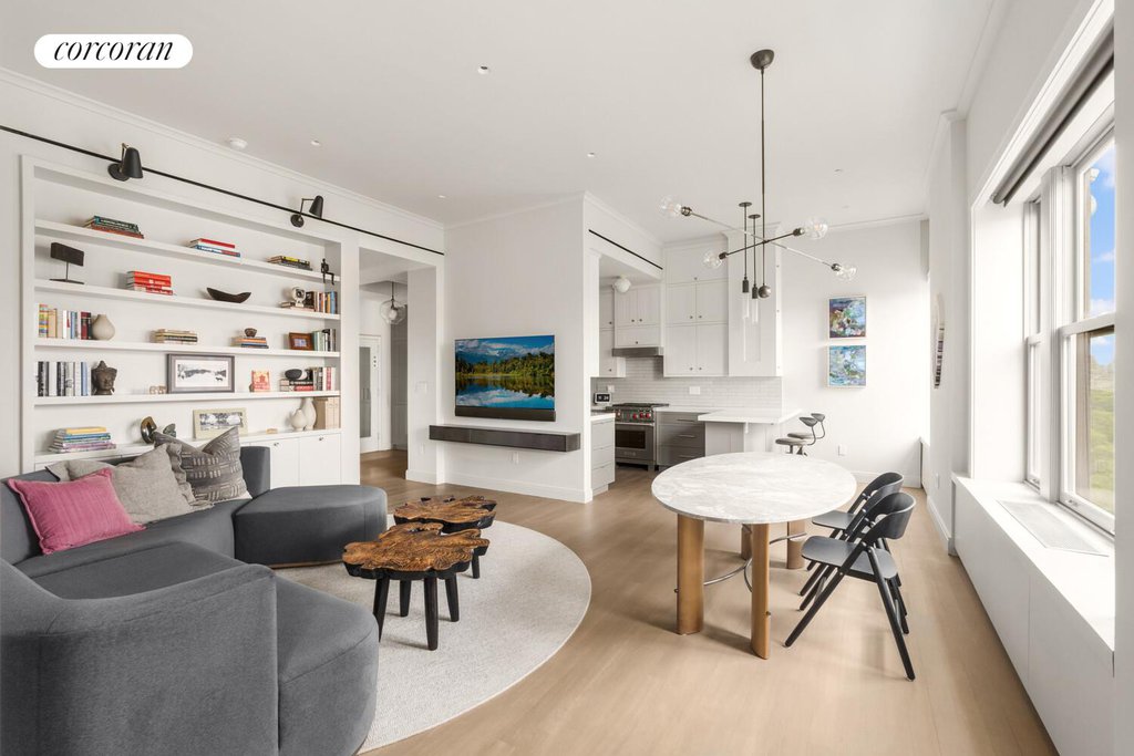 35 West 81st Street, Unit 12A photo 3
